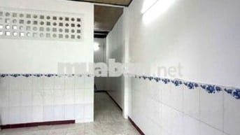 Nhà nguyên căn 1 trệt 1 lầu 4x10 2pn 2wc hẻm 184 Âu Dương Lân kế q1