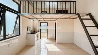 Cho thuê phòng trọ có gác cao, ban công, diện tích 30m2- ktx khu B