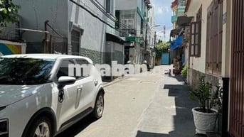 PHAN VĂN TRỊ GẦN EMART. NHÀ C4 90M2. NGANG 5M NỞ HẬU. HXH THÔNG. 9,X T