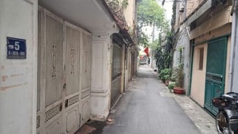 Hoàng Quốc Việt 37m2*5T, Thang máy, mặt ngõ thông, cách phố 40m, 11 tỷ