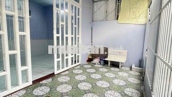 Nhà 6x17m 2 phòng hẻm Nguyễn Đệ - đậu được ô tô