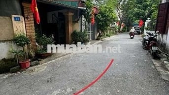 Rẻ nhất Long Biên 60m2 nhà 2 tầng tình quang  ngõ thông thoáng ở sướng