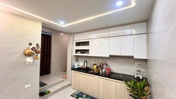 VIP tập thể tầng 1 khu 8/3, giá 4.5 tỷ, 70m2, KD được 