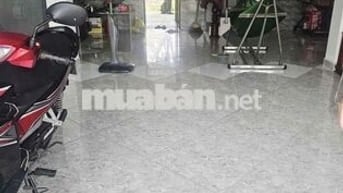 NHÀ 1 SẸC 90M2 1 TRỆT 1 LẦU HẺM XE HƠI 1243 LÊ VĂN LƯONG CÓ SÂN VƯON