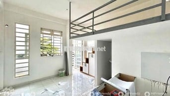 10p qua q5 Gác mới Cửa sổ trời Full nội thất ở 3 4 người vô tư