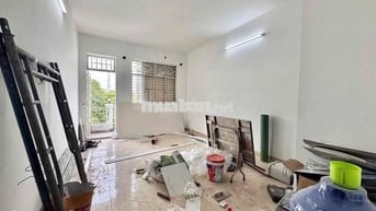 ban công tách bếp , 40m2 siêu rộng , Quốc lộ 50 giao vs đường số 10
