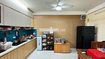 Lô Góc Lạc Long Quân 50m2 - 5 Tầng - 3 Ngủ - Gần Phố - Giá 9,8 Tỷ