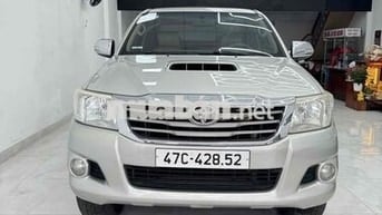 Toyota Hilux 2013 2.5E 4x2 MT - 135000 km