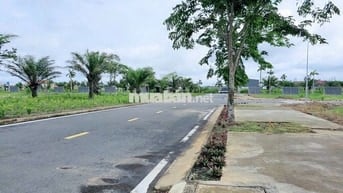 CC cần bán miếng đất Thị trấn Đức Hòa 5x18m, gpxd trệt 4Lst giá 1,7 tỷ