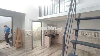 Phòng gác máy lạnh lê thị hồng p17 Gò Vấp trong chợ căn cứ