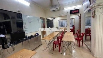Bán nhà tập thể phố 8/3 nhà đẹp 2 thoáng nguyên bản khu dân trí cao 10