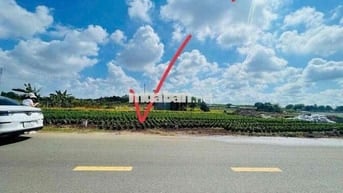 Một cặp đất liền kề nhau cần bán tổng 370m2 sau lưng chợ và UB xã