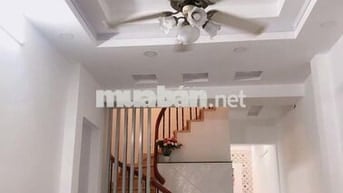 Nhà hẻm Nguyễn Văn Lạc.P.17. Bình Thạnh 3.7x14.5m.3 tầng; 4PN 3WC;30tr