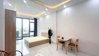 Mặt tiền đường to đùng full nội