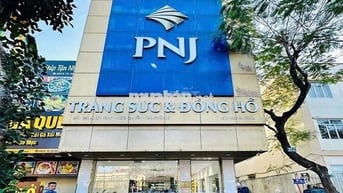 Mặt tiền đường  Hồ Xuân Hương Quận 3 Diện tích: 10x35m.