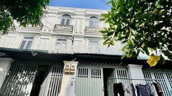 Nhà Sạch DT 110m2 1Trệt 2Lầu 4Pn 3Wc Sân Xe Máy Ngã Tư Ga Giáp Gò Vấp