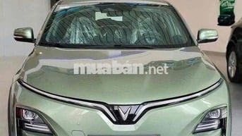 VinFast VF6eco màu Xanh Lá Nhạt