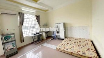 Trống 1p Studio Full Nội Thất Cửa Sổ Trời Ban Công Ngay Mặt Đường Lớn