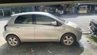 Toyota Yaris 2008 1.3 AT - 81000 km