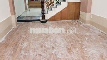 Nhà 2 MT hẻm XH khu Sân bay các phòng đều có bancol hợp ở_cty MỚI