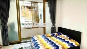Cho thuê căn hộ ban công cực thoáng gần Vòng Xoay Lăng Cha Cả QTB