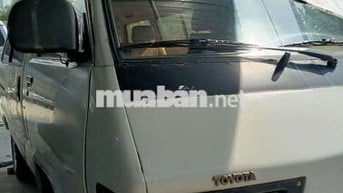 Toyota van ko niên hạn 9 chổ mới đăng kiểm