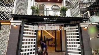 Bán gấp nhà 1 Trệt 1 Lầu, Giá 1ty350tr, Gần Công viên, HĐ thuê 15tr