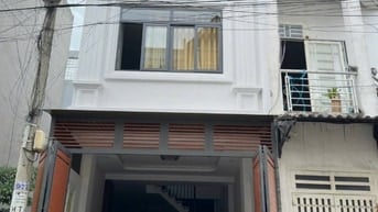 Bán nhà 2 lầu giá 6,6 tỷ ngay tại vòng xoay Phú Hữu TP HCM