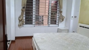 Cho thuê nhà ngõ 209 Đội Cấn, Ba Đình, DT 50m2 x 5 tầng, 5 phòng ngủ