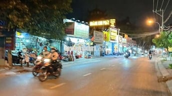1 TRỆT 1 LẦU MỚI ĐẸP-CÓ SÂN ĐẬU Ô TÔ–XÁCH VALI VÀO Ở NGAY-5.6Tỷ(TL)