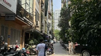 Bán nhà Thái Hà 65m2, khu phân lô, ô tô tránh, vỉa hè, kinh doanh