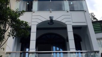Bán gấp mặt tiền PHÙNG VĂN CUNG, PN. DT 100m2 (5x19m). 4 Tầng,HĐT 35tr