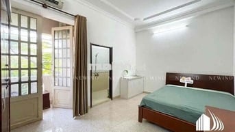 CHDV THANG MÁY BAN CÔNG THOÁNG GIÁ HỜI GẦN CẦU NGUYỄN VĂN CỪ