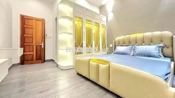 XE HƠI NGỦ TRONG NHÀ - NHÀ 3 TẦNG - NGANG 4M - 60M2 - QUẬN 7