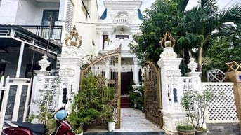 BÁN BIỆT THỰ 3TẦNG PHONG CÁCH CỔ ĐIỂN. DT:135M2/ NG. 6M.GIÁ HƠN 6 TỎI