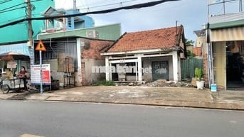 Chú Mười cần bán căn nhà nát MT đường Trần Văn Mười Hóc Môn 1 tỷ 250