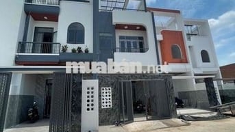nhà 2lầu 1trệt sổ riêng hoàn công giá rẻ phường hoá an