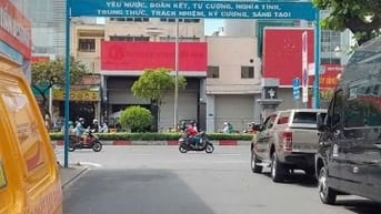 Bán nhà Cộng Hoà, Etown 6x15m, hẻm 12m, cách mặt tiền 30m