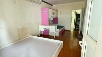Cho thuê căn hộ tập thể phố Đào Tấn quận Ba Đình