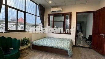 MT Chu Văn An - Bình Thạnh 50m2 ban công FNT. Giá 10,9 triệu/ tháng