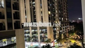 Phòng Penhouse - cửa sổ lớn view chung cư Hà Đô - tách bếp full nt