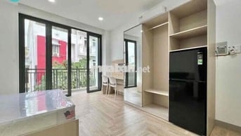 Cho thuê căn hộ Studio ban công cửa sổ ngay Ngã Tư Bảy Hiền - Khu K300