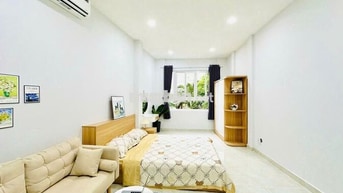 CHDV 1PN – TÁCH BẾP – CỬA SỔ TRỜI LỚN – MÁY GIẶT RIÊNG