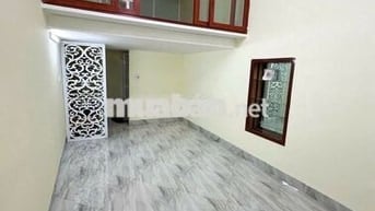 BÁN NHÀ LÔ GÓC - GẦN PHỐ - NGÕ BA GÁC CHẠY