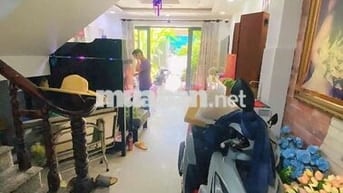 Nhà 3 tầng (dtsd 68M2) 4pn, 5wc, kế bên phạm văn chiêu