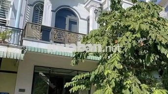 bán nhà thị trấn tân túc chính chủ
