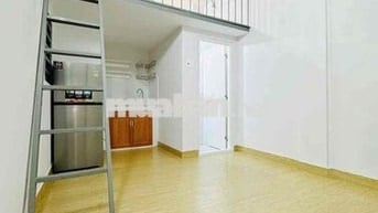 Gác full nội thất, rộng rãi ở 3-4 bạn, có thang máy, hầm xe, mặt tiền