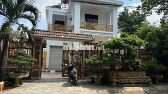 Bán villa 250m2 mặt tiền đường khu dân cư tân tạo