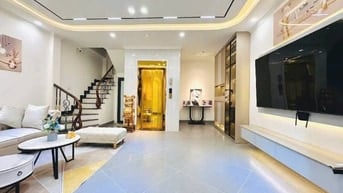 Bán nhà Thái Thịnh, ngõ 3 gác, 7 tầng ful nội thất, mt 5,6m, 15,2 tỷ 