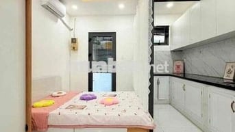 Căn hộ tách bếp, full nội thất như hình, máy giặt riêng, gần Metro,Q3